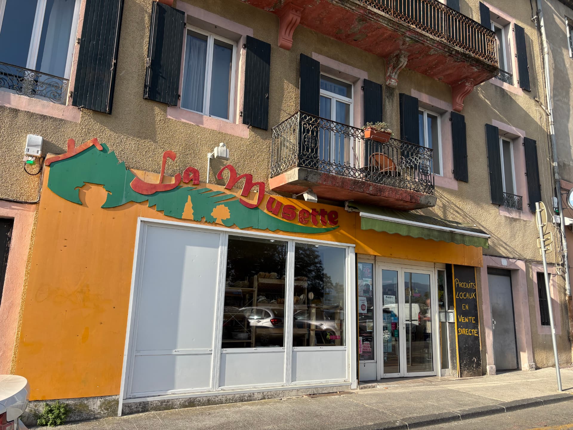 Façade de La Musette à Aubenas, boutique de produits locaux