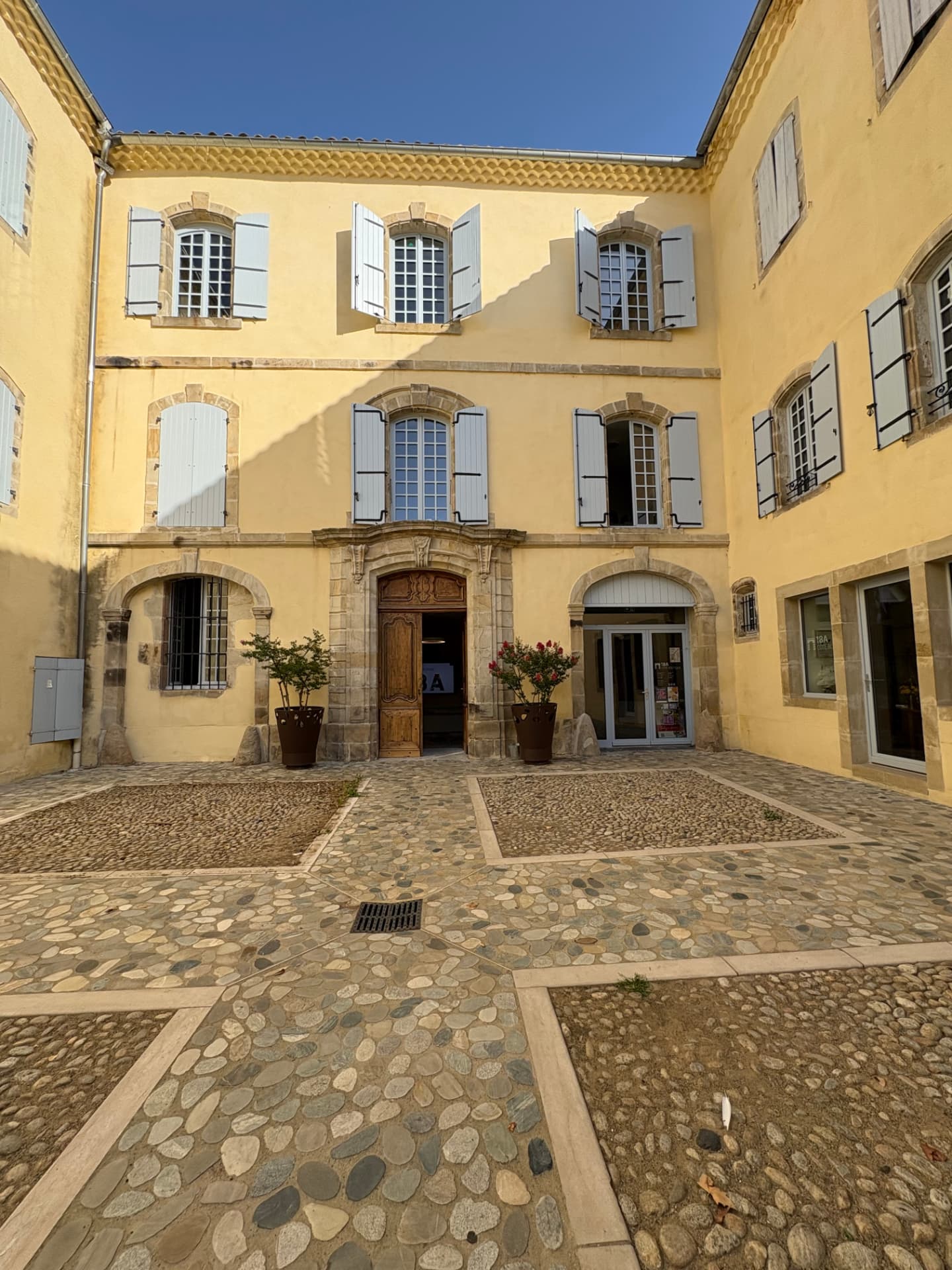 Cour intérieure de l’Hôtel Goudard-Ruelle à Aubenas