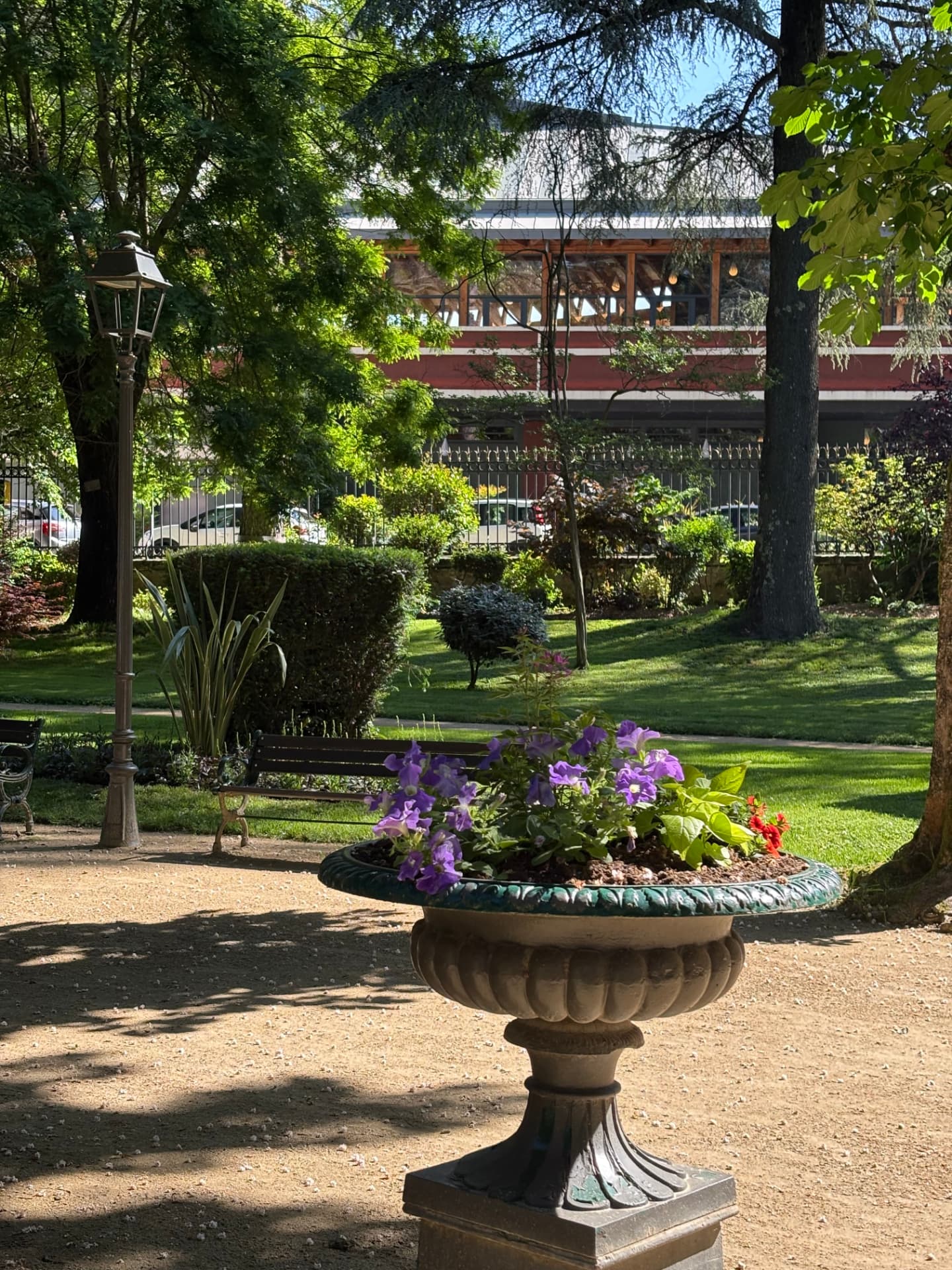 Parc ombragé au cœur de Vals-les-Bains