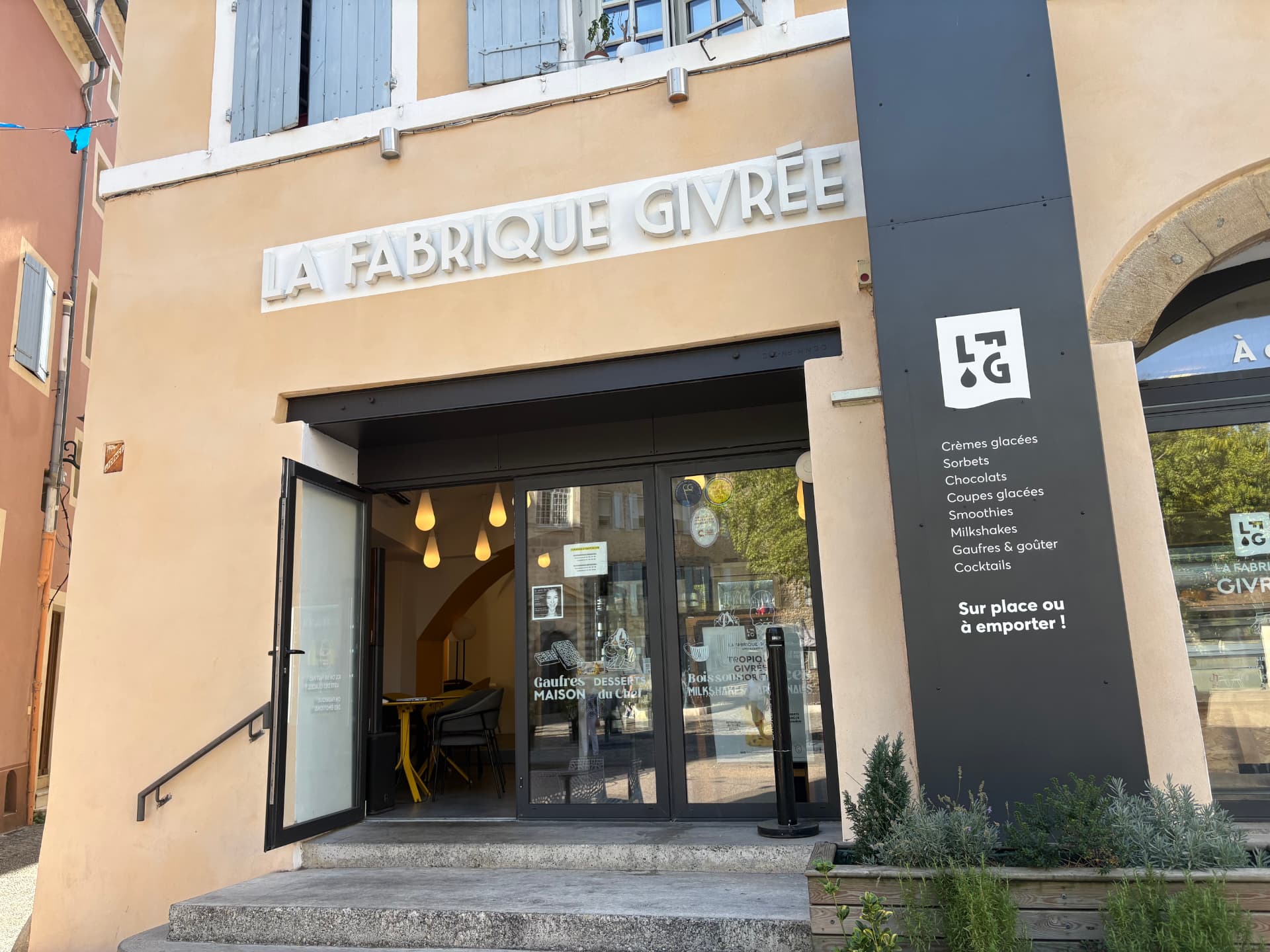 Entrée de La Fabrique Givrée à Aubenas